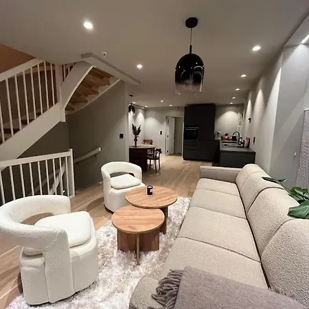 Modern New Townhouse City Centre Apartmán